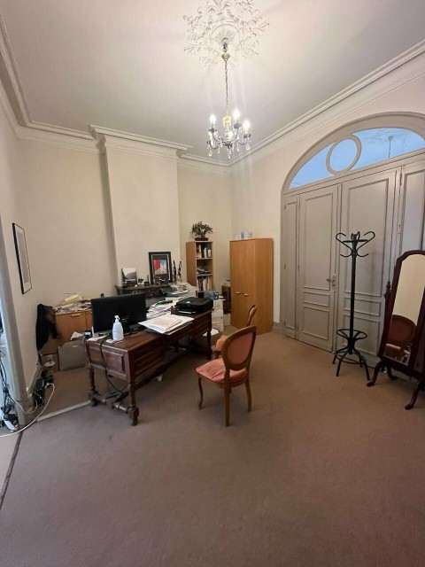 Vente Bureaux / Locaux professionnels, 840 pi2 à Bordeaux (33000) en France