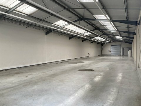 Vente Local commercial de 507 m2 dans une zone d'activité, à Saint-Pierre-du-Mont (40280)