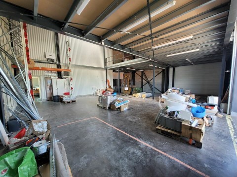 Vente Local commercial , 484 m2 à Rives (38140) en France