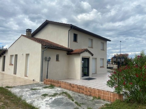 Vente Local commercial , 200 m2 à Plaisance-du-Touch (31830) en France