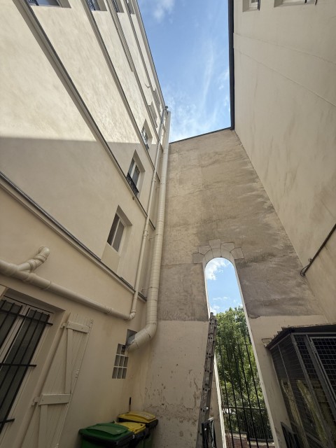 Vente Restauration rapide 22 couverts avec terrasse à Paris 10ème dans un quartier vivant et dynamique (75010) en France