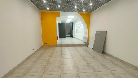 Vente Local commercial toutes activités sauf restauration  , 125 m2 au coeur de Bagnols-sur-Cèze en France