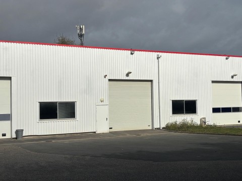 Vente Local d'activité / Entrepôt à Douvres-la-Délivrande (14440) en France