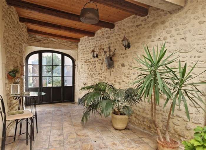 Vente Restaurant avec logement de fonction spacieux dans une zone touristique, proche de Grignan (26230) en France