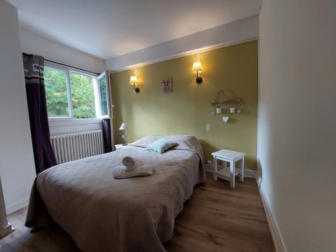 Vente Bar, Hôtel restaurant d'environ 5 chambres avec salle de séminaire et parking en Savoie (73) en France