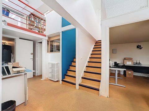Vente Bureaux / Locaux professionnels, 1880 pi2 en plein centre d'un quartier dynamique, à Paris (75015) en France