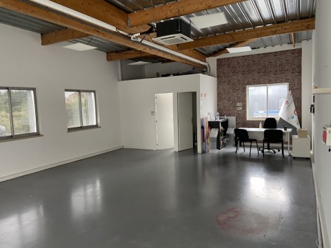 Vente Local commercial de 140 m2 dans une zone fréquentée, à Poitiers (86000)
