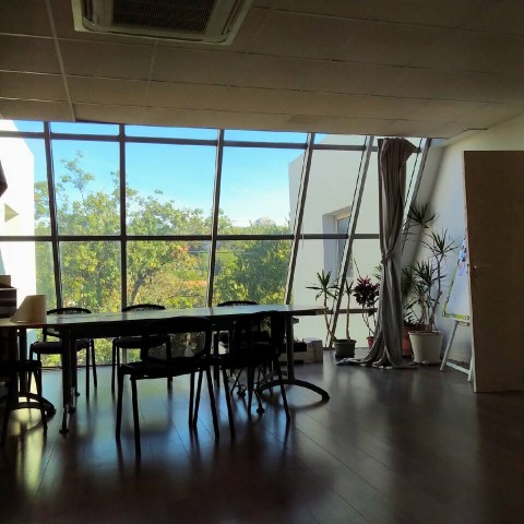 Vente Bureaux / Locaux professionnels, 213 m2 à Aubagne (13400) en France