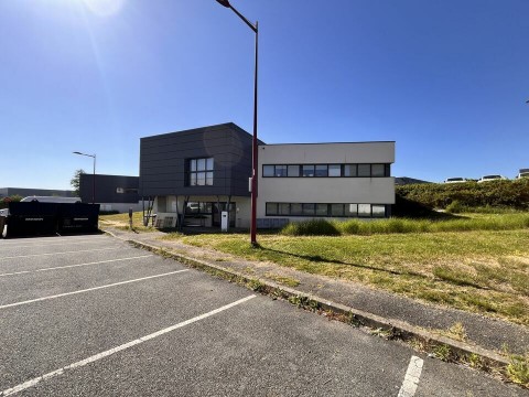 Vente Plateau de bureaux de 200 m2 dans une zone dynamique, à Cholet (49280) en France