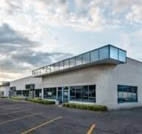 Vente Local commercial de 399 m2 adapté à de nombreuses activités sur un axe passant, à Saint-Omer (62500) en France