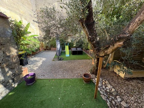 Vente Immeuble mixte de 200 m2 au coeur de Rauzan en France