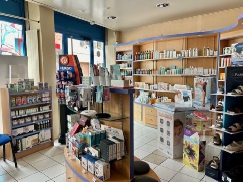 Vente Pharmacie, 1560 pi2 dans l' Ain (01) en France