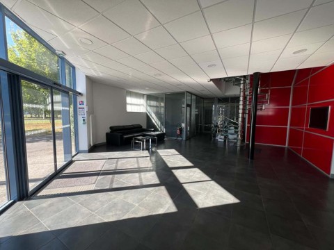 Vente Bureaux de 15 m2 à 160 m2 à Creil (60100) en France