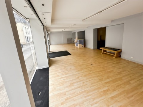 Vente Local commercial , 222 m2 à Saint-Calais (72120) en France