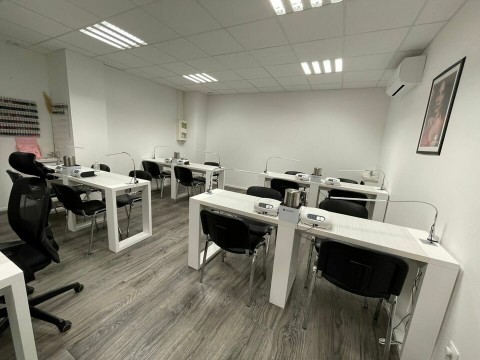 Vente Local commercial , 181 m2 à Sours (28630) en France