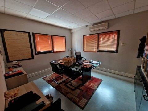 Vente Local commercial , 990 m2 à Verfeil (31590) en France
