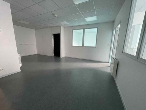 Vente Bureaux / Locaux professionnels, 160 m2 près de Creil (60100)