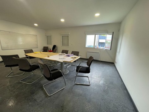Vente Local d'activité avec entrepôt et bureaux à Chevrières (60710) en France