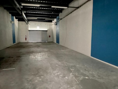 Vente Local commercial de 330 m2 à Nogent-sur-Oise au coeur d'une zone d'activité commerciale (60180) en France