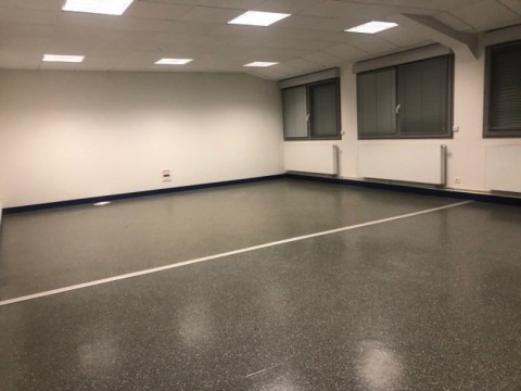 Vente Local d'activité / Entrepôt, 672 m2 à Château-Thierry (02400) en France