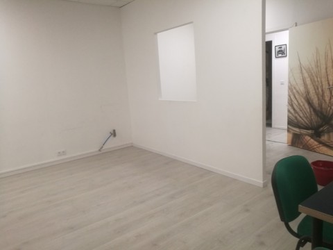 Vente Bureaux / Locaux professionnels, 170 pi2 en Seine et Marne (77) en France
