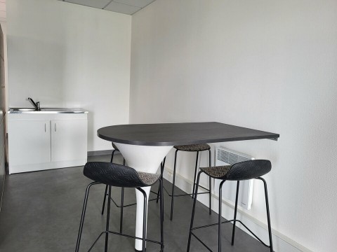 Vente Bureaux / Locaux professionnels, 600 pi2 à Pornic (44210) en France