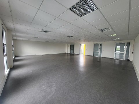 Vente Plateau de bureau de 123 m2 environ à Pornic (44210) en France