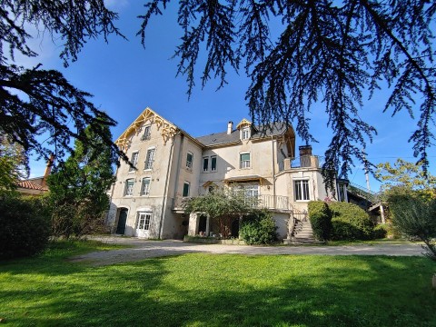 Vente Gîte, 420 m2 à Millau (12100) en France