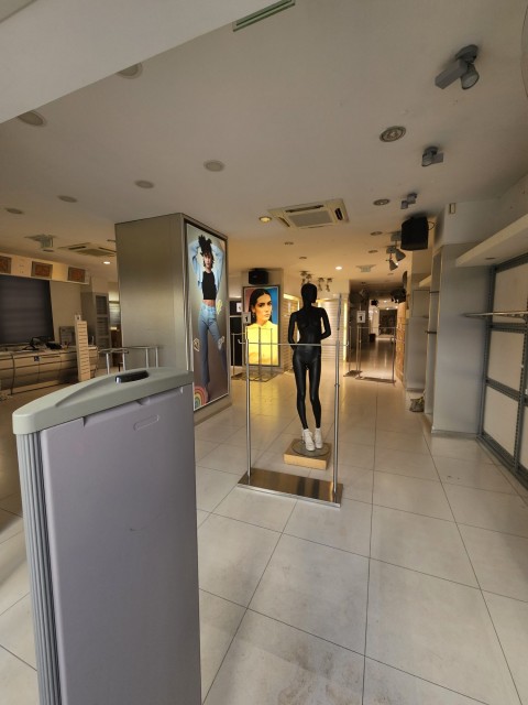 Vente Murs commerciaux, 250 m2 en plein centre ville, à Saintes (17100)