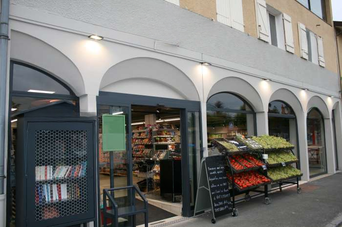 Vente Alimentation sous enseigne franchisée dans les Monts du Lyonnais, proche de Thurins (69510) en France
