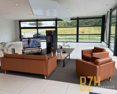 Vente Local d'activité de 850 m2 à Caudan (56850)