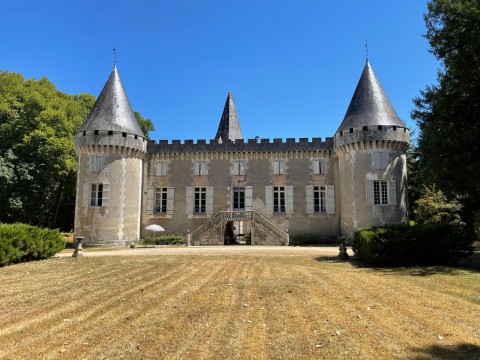 Vente Château, 870 m2 à Champagnac-de-Bélair (24530)