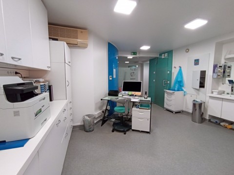 Vente Bureaux / Locaux professionnels, 132 m2 dans l' Essonne (91) en France