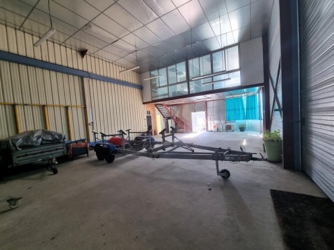 Vente Local artisanal de 180 m2 en emplacement N°1, à Dolus-d'Oléron (17550) en France
