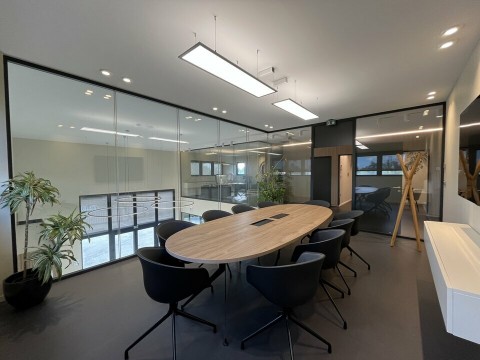 Vente Bureaux / Locaux professionnels, 300 m2 à Cugnaux (31270) en France