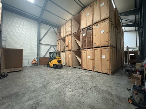 Vente Local d'activité de 6730 pi2 dans une zone d'activité, à Saint-Nazaire (44600) en France