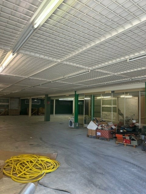 Vente Local d'activité / Entrepôt, 1000 m2 à Le Pont-de-Beauvoisin (38480) en France