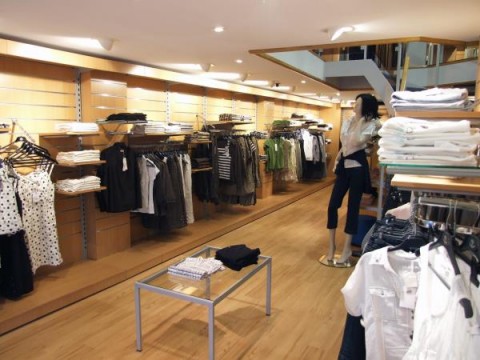 Vente Accessoire, Chaussure, Prêt-à-porter, 2050 pi2 dans l' Eure (27) en France