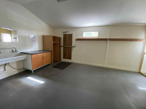 Vente Murs commerciaux, 1400 m2 à Louvigné-du-Désert (35420) en France