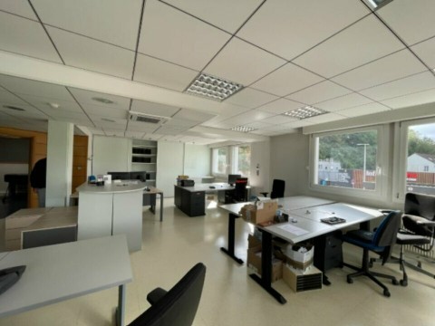 Vente Bureaux / Locaux professionnels, 1000 m2 à Montbéliard (25200) en France