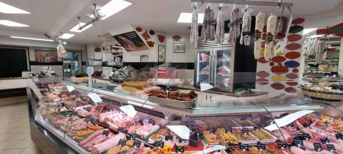 Vente Boucherie, charcuterie, traiteur de 100 m2 en plein centre ville de Cholet (49280)