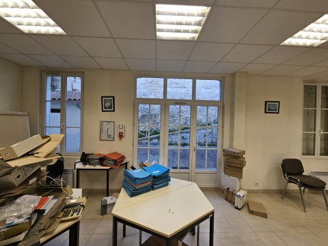Vente Bureaux / Locaux professionnels, 137 m2 à Saintes (17100)