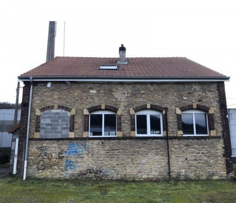 Vente Local de 240 m2 idéal pour un artisan ou garagiste, à Gorcy (54730)