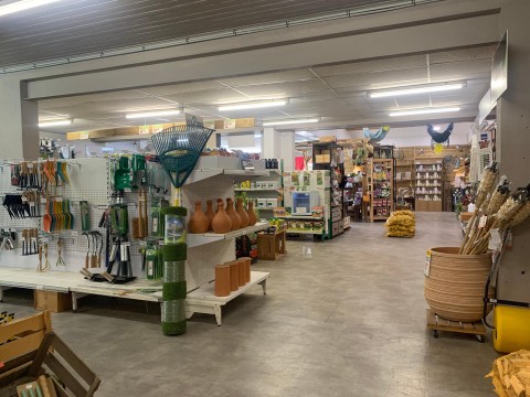 Vente Local commercial , 4850 pi2 à Lesparre-Médoc (33340) en France