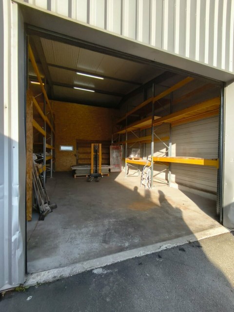 Vente Local d'activité / Entrepôt, 140 m2 dans une zone dynamique, à Nantes (44000)