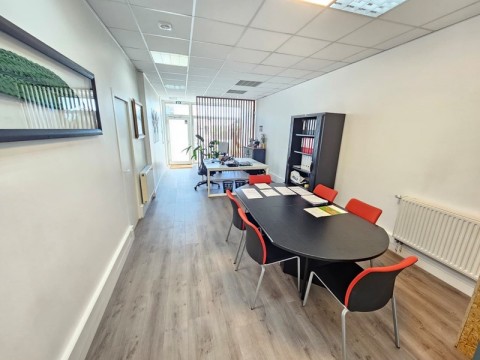 Vente Local commercial , 110 m2 dans l' Essonne (91) en France