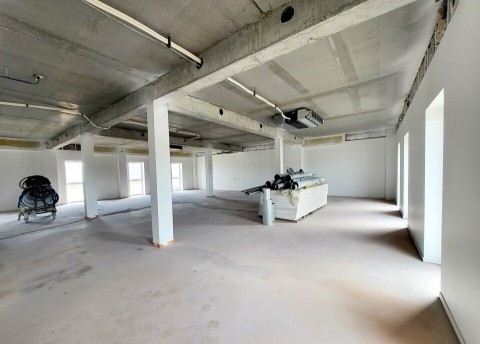 Vente Bureaux / Locaux professionnels, 890 pi2 à Pornic (44210) en France