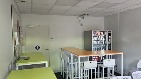 Vente Immeuble, Bureaux / Locaux professionnels, 560 m2 dans une zone dynamique, à Estillac (47310) en France