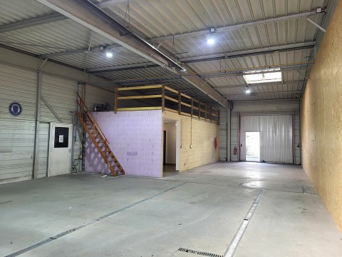 Vente Local d'activité de 190 m2 dans une zone d'activité, à Chémeré (44680)