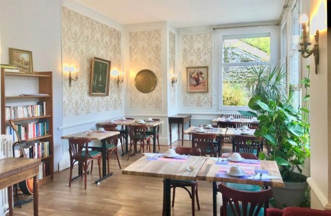 Vente Bar, Hôtel restaurant 2* de 15 chambres avec terrasse dans une une station thermale, à Bourbon-l'Archambault (03160)